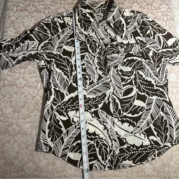 Vintage ~ Unbranded Round Collar Brown and Ecru Shirt - Picture 5 of 10